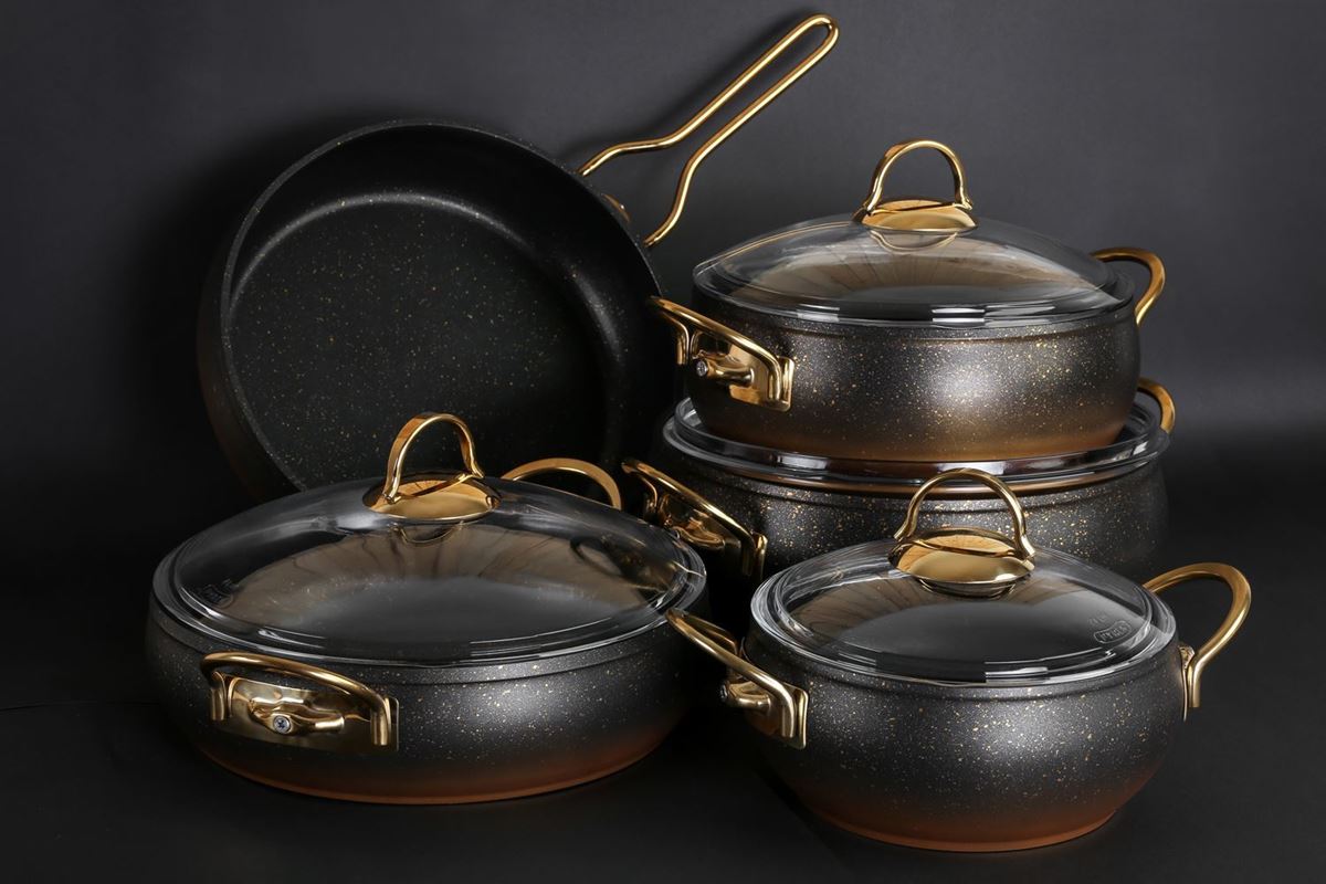 Picture of Black Color Granite Cookware Set