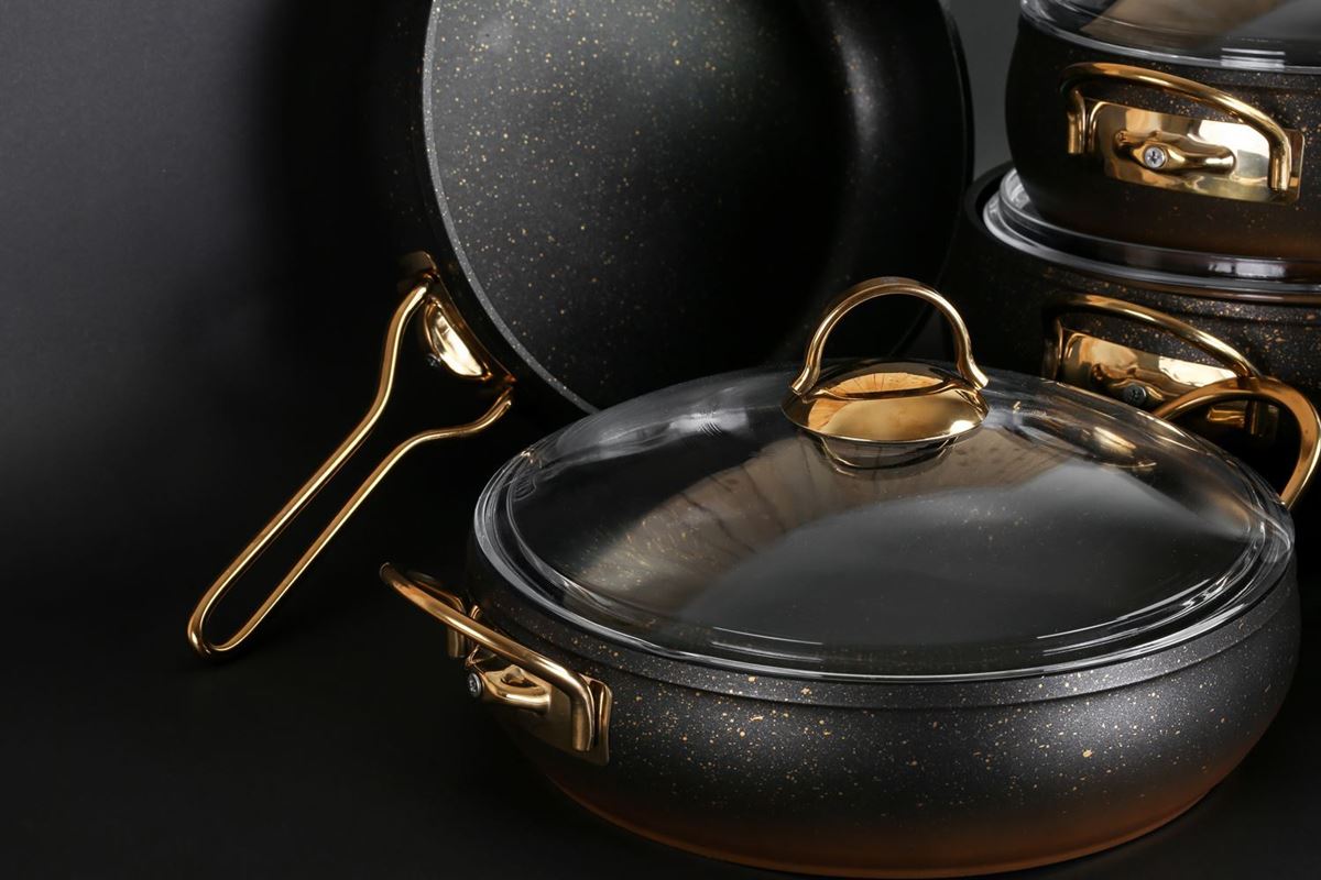 Picture of Black Color Granite Cookware Set